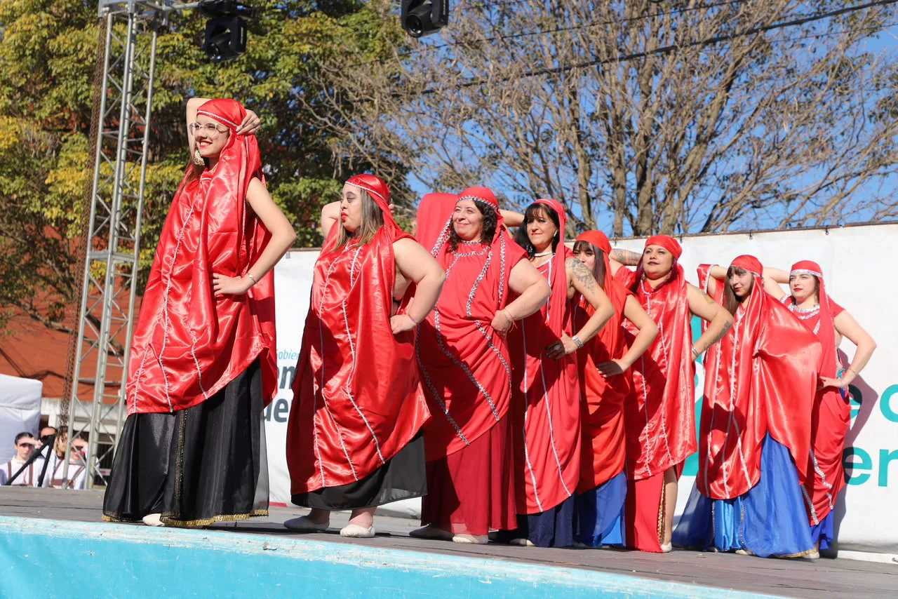 Representantes de distintas colectividades participaron de la jornada realizada en el Prado de María.
