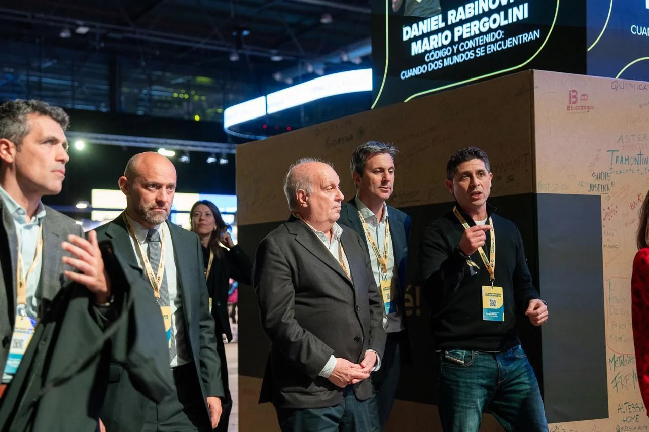 Autoridades santafesinas durante una jornada nacional de comercio electrónico