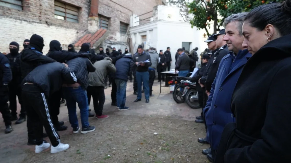 Operativo de traslado de detenidos realizado en Rosario.