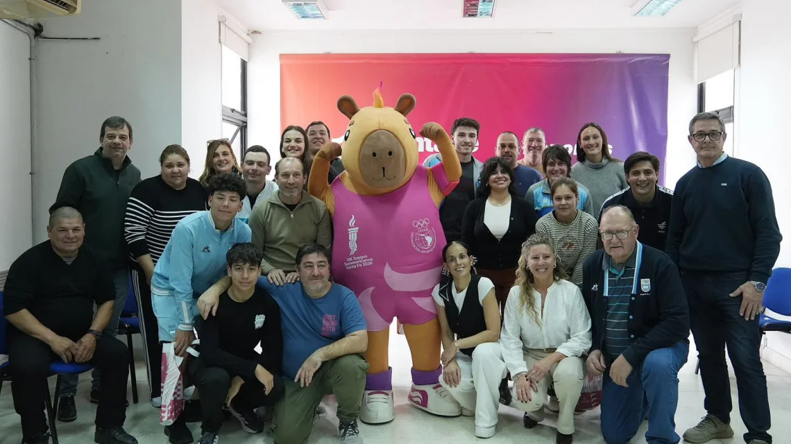 Deportistas santafesinos recibieron becas para los Juegos Suramericanos.