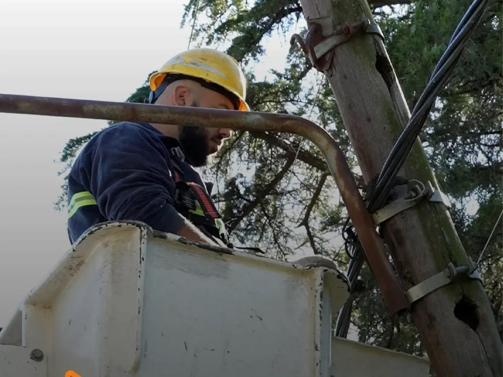 Trabajos de mantenimiento eléctrico en Venado Tuerto