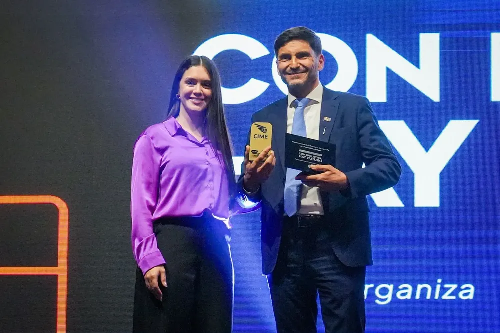 Representantes del sector productivo durante el encuentro industrial realizado en Esperanza