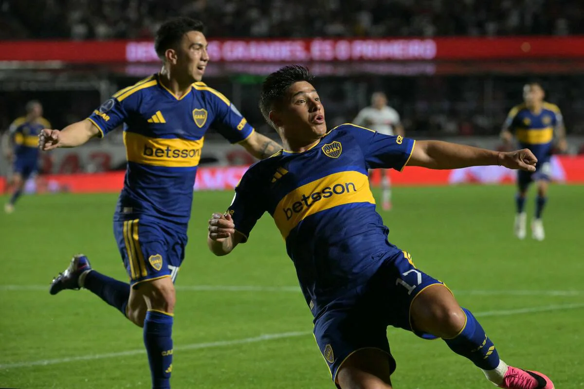 Leandro Lozano celebra el gol de Boca ante San Pablo