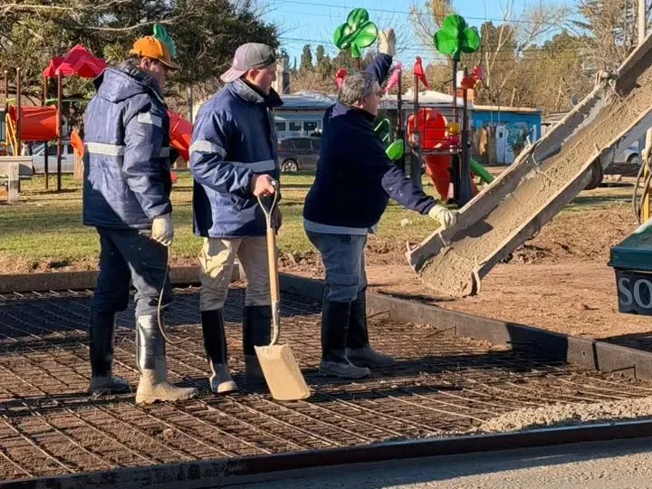 Trabajos de renovación de la plaza ARA San Juan. Fotografía difundida por Sur24.