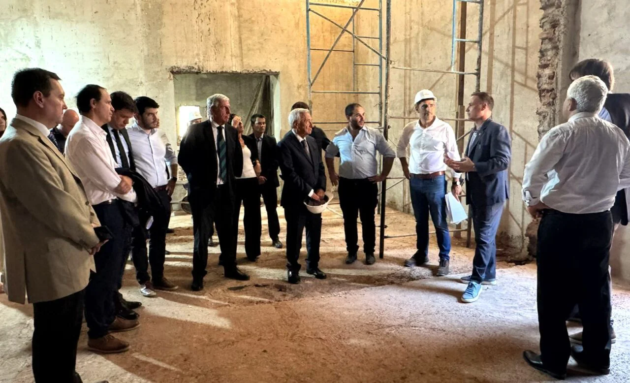 Autoridades judiciales durante una recorrida vinculada con la infraestructura de Justicia en Venado Tuerto.